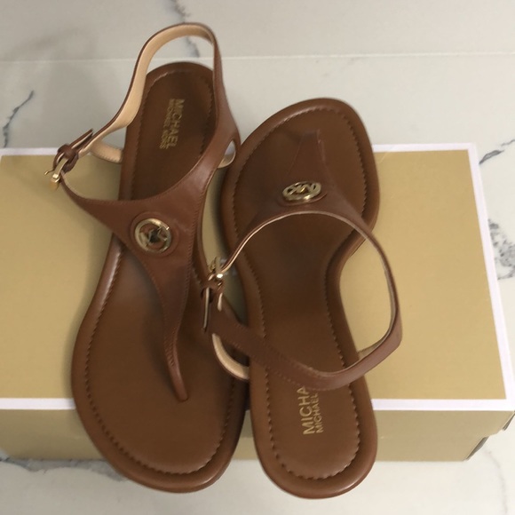 Micheal Kors brown leather sandals! - Picture 3 of 3